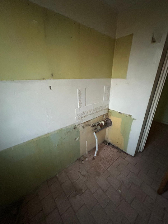 4 Camere | Militari - Apusului | 2 Bai | Necesita Renovare