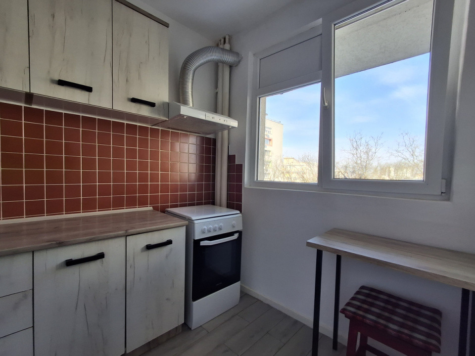 2 Camere | Ion Mihalache | 5 minute de metrou 