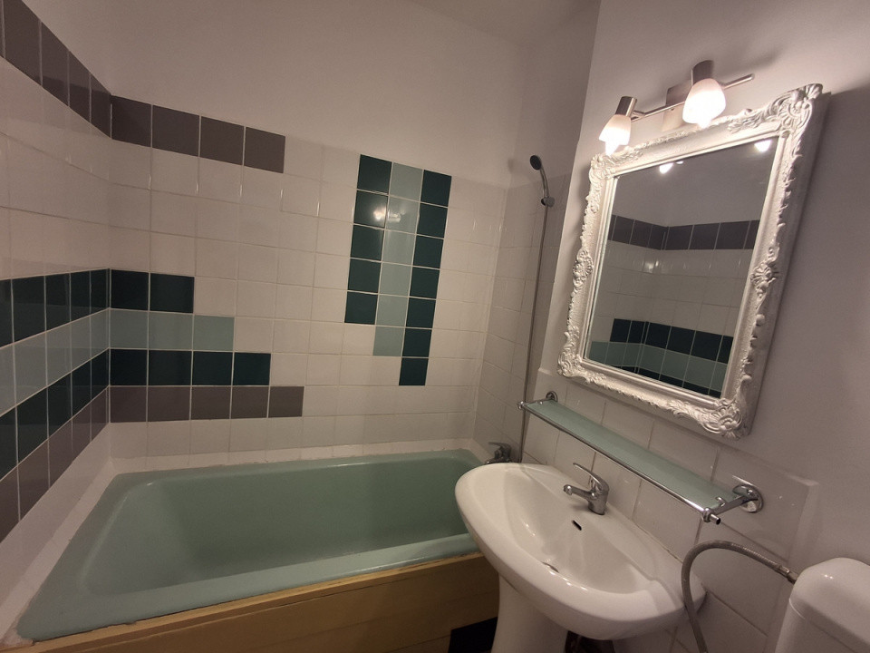 2 Camere | Ion Mihalache | 5 minute de metrou 