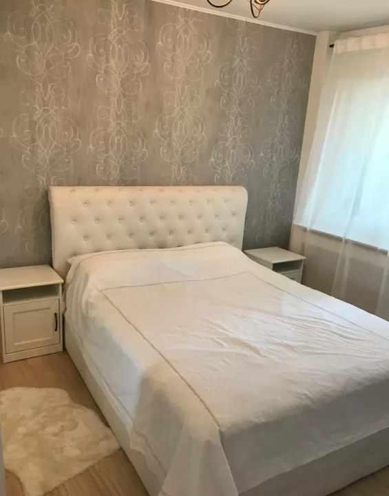 Piata Romana | 3 Camere | Bloc 1978 - Fara Risc | Metrou | Etaj 7/10