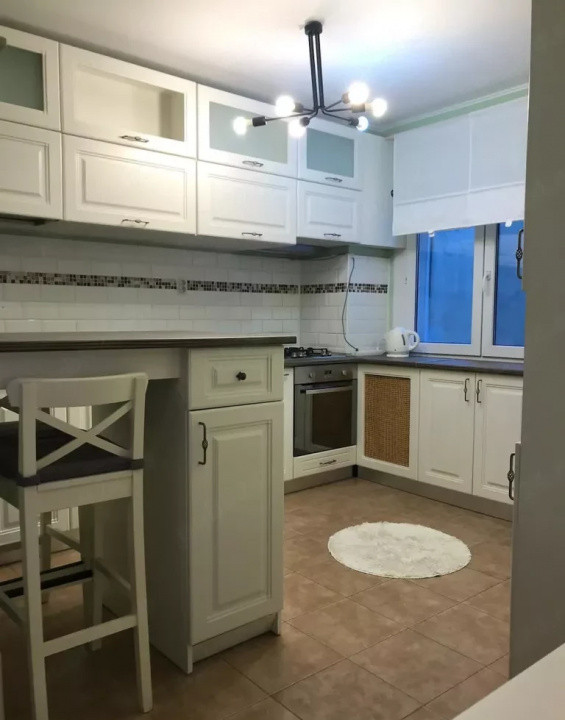 Piata Romana | 3 Camere | Bloc 1978 - Fara Risc | Metrou | Etaj 7/10