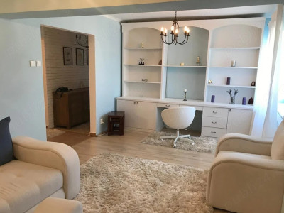 Piata Romana | 3 Camere | Bloc 1978 - Fara Risc | Metrou | Etaj 7/10