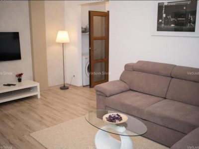 2 Camere | Unirii | Centrala Bloc | Metrou 1 minut | Renovat